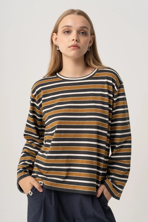 Longsleeve_OVERSIZE_DUST_02.jpg