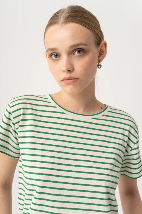 Tshirt_CLASSIC_BLOOM_04.jpg