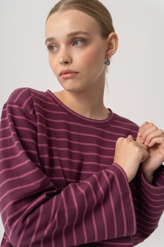 Longsleeve_OVERSIZE_PLUM_03.jpg